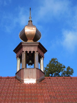 Město Rožnov zaplatilo za opravu zvoničky firmě LARS M+K Krhová 250 269 korun.
